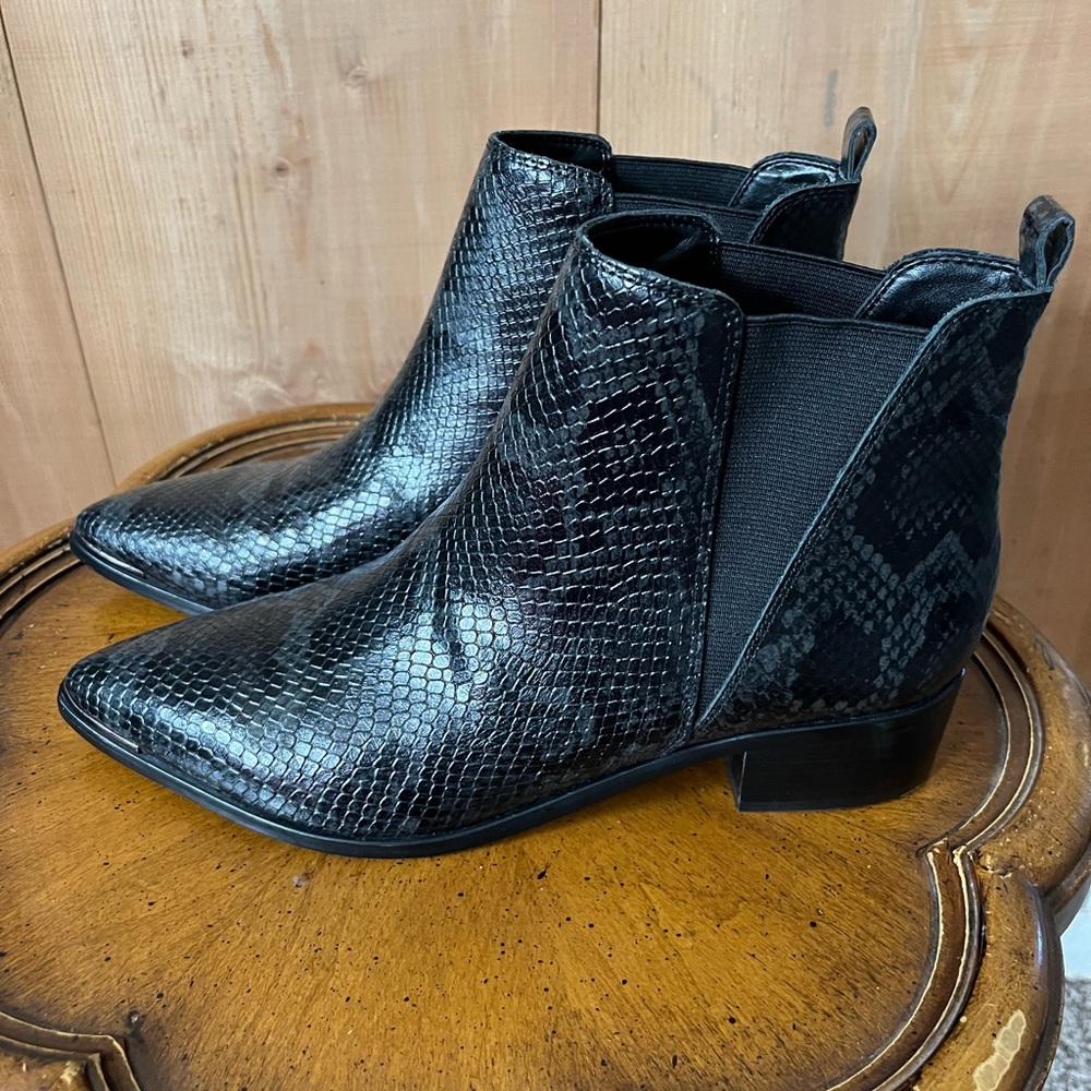 Beautiful brand new Marc Fisher boots. Size 8